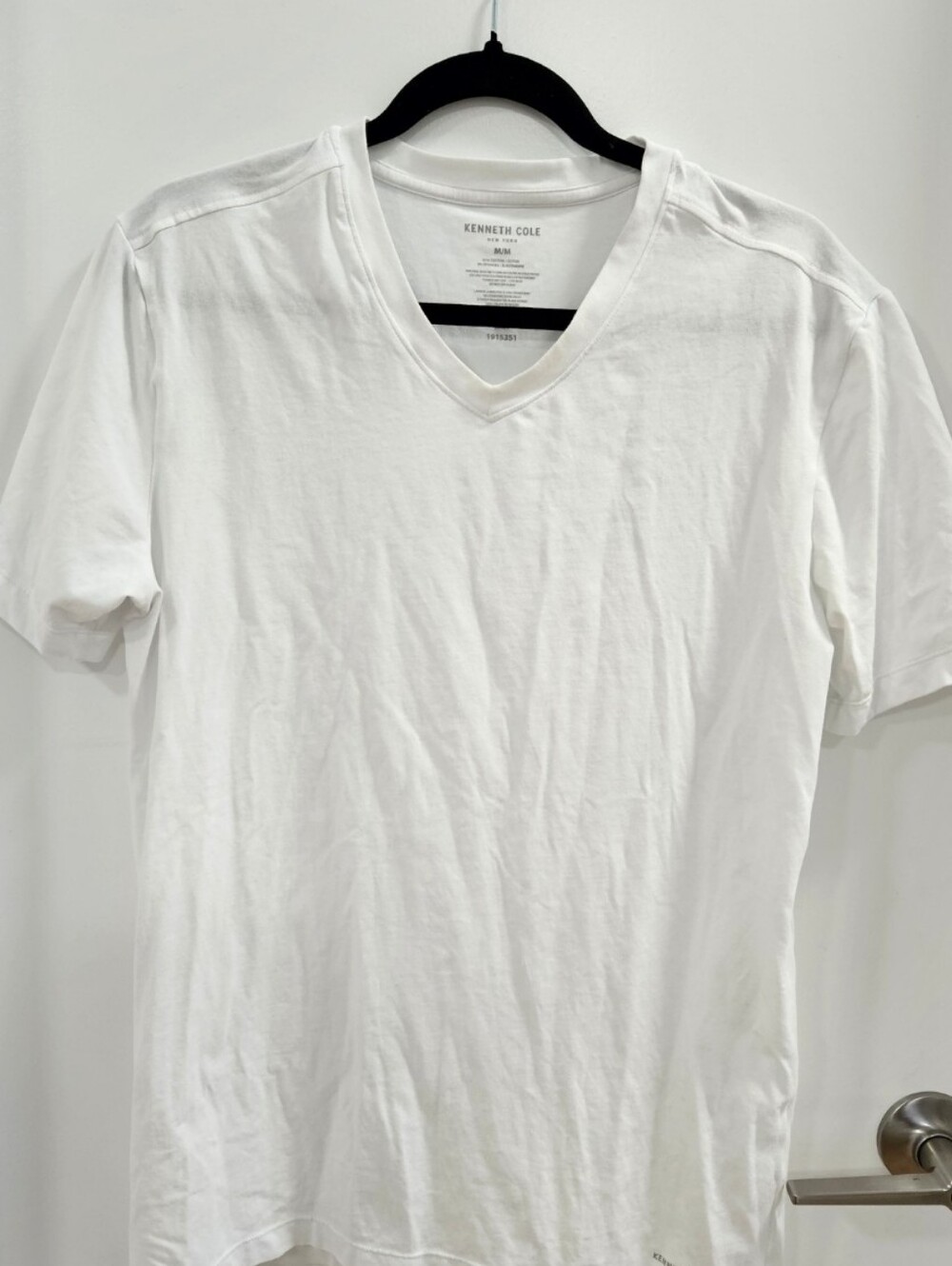 Kenneth Cole Medium Men's White V-Neck Short Sleeve Tee